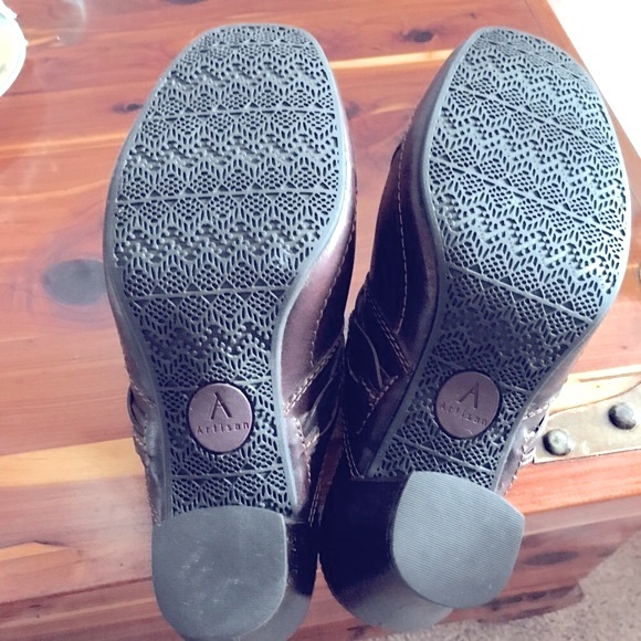 Clarks Artisan Brown Leather Clogs Womens SZ 6.5 Boho Chunky Heel Retro 70s Look - Picture 7 of 8